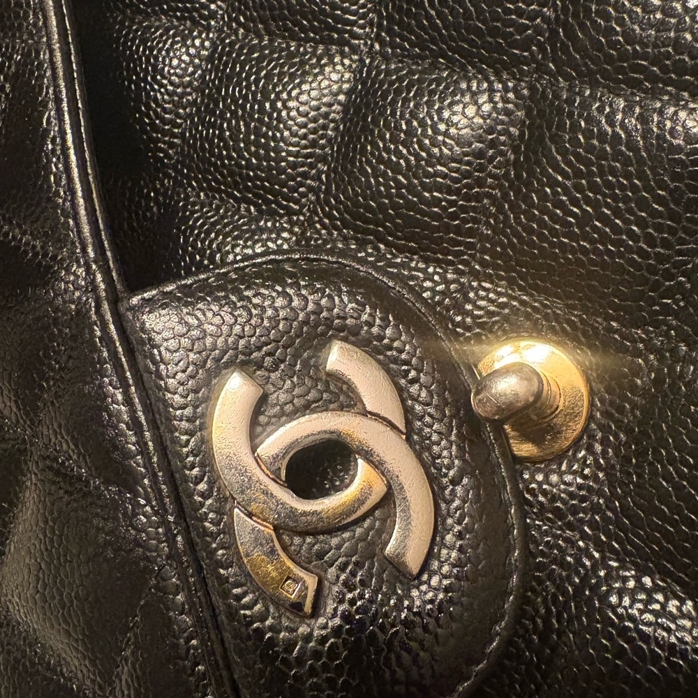 Chanel Classic Jumbo Black Quilted Shoulder Bag - Picture 11 of 15